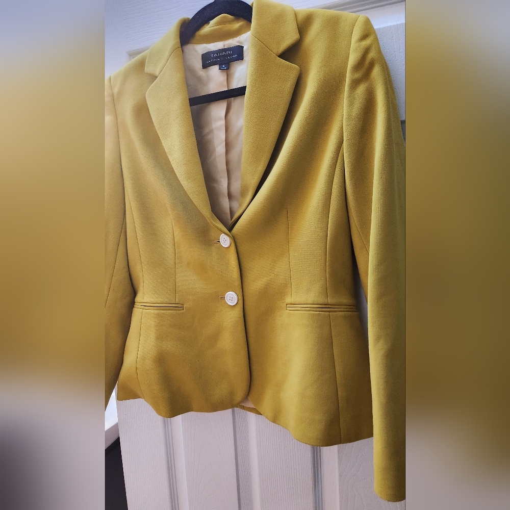 Tahari Blazer